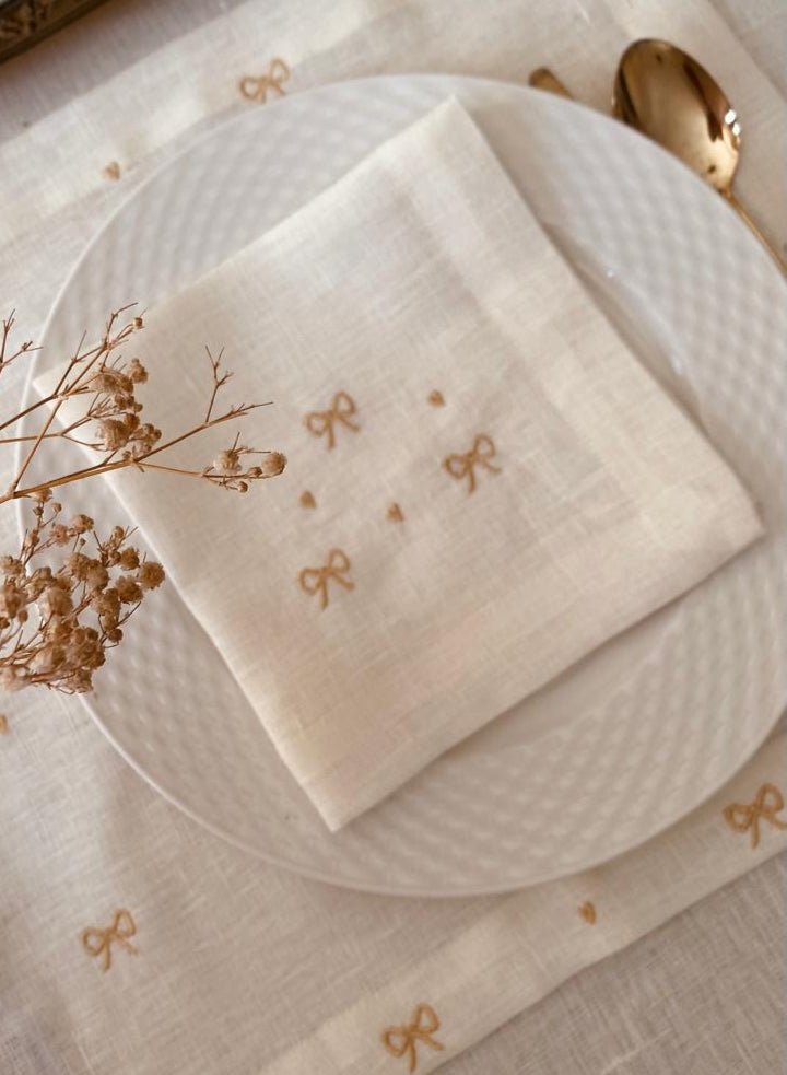 Embroidered Gold Rubans Napkin