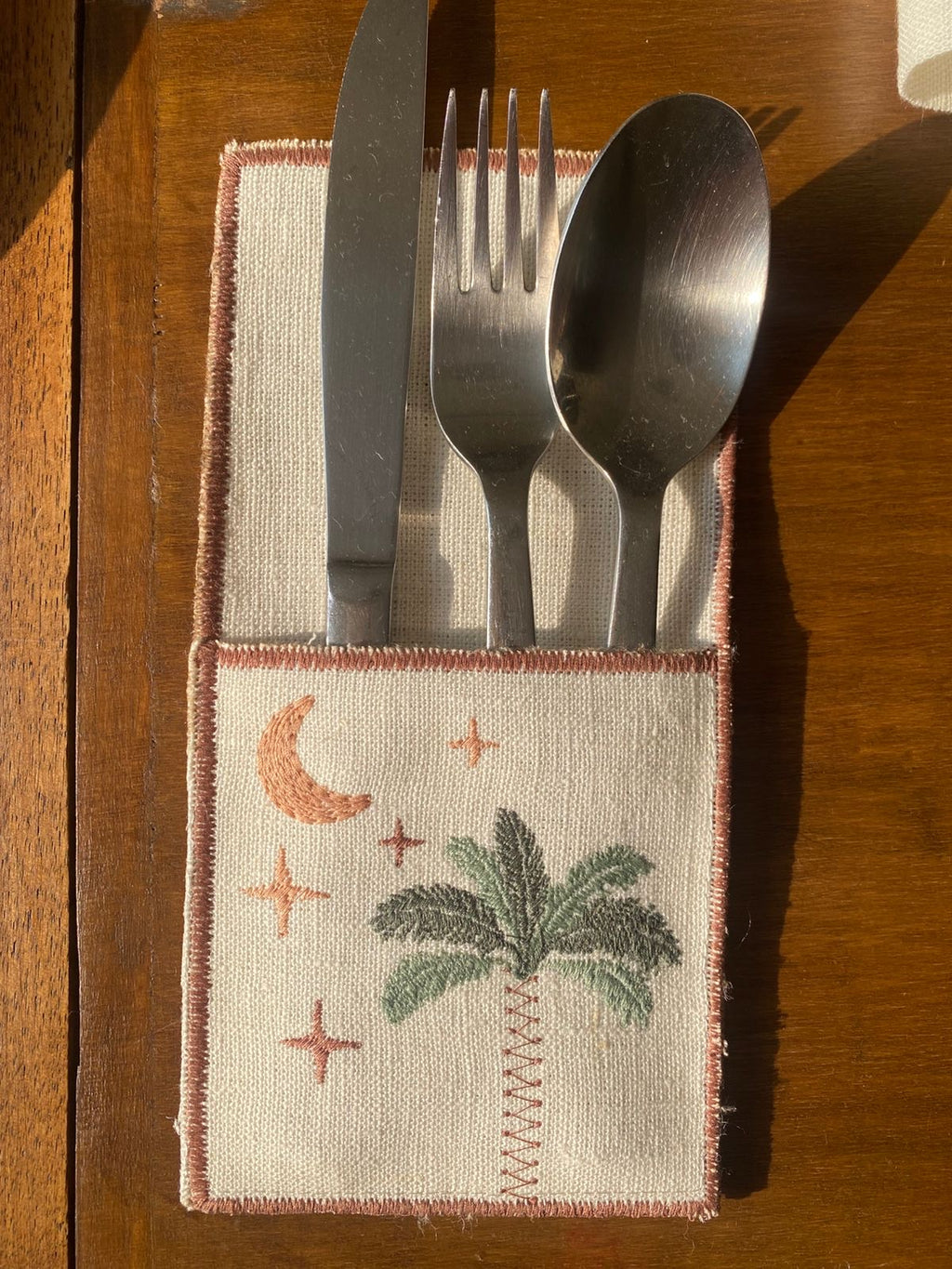 جيب ادوات المائدة مطرز لايام رمضان