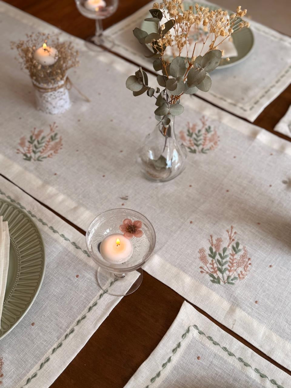 Rosa Table Runner