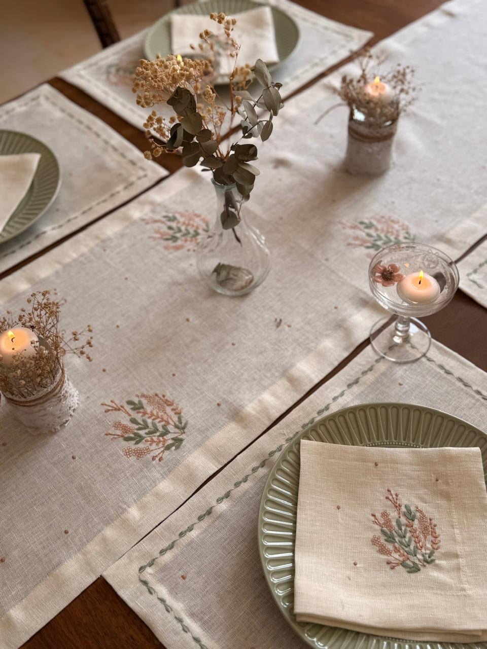 Rosa Table Runner