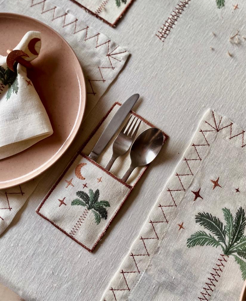 جيب ادوات المائدة مطرز لايام رمضان