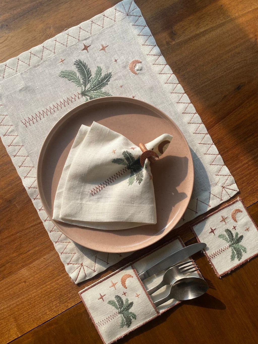 قاعدة اكواب (كوستر) مطرز لايام رمضان