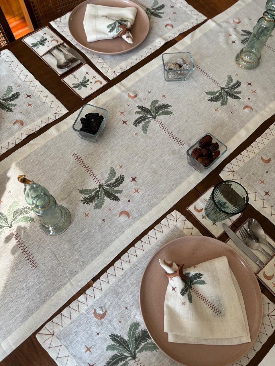 رنر وسط السفرة مطرز لايام رمضان