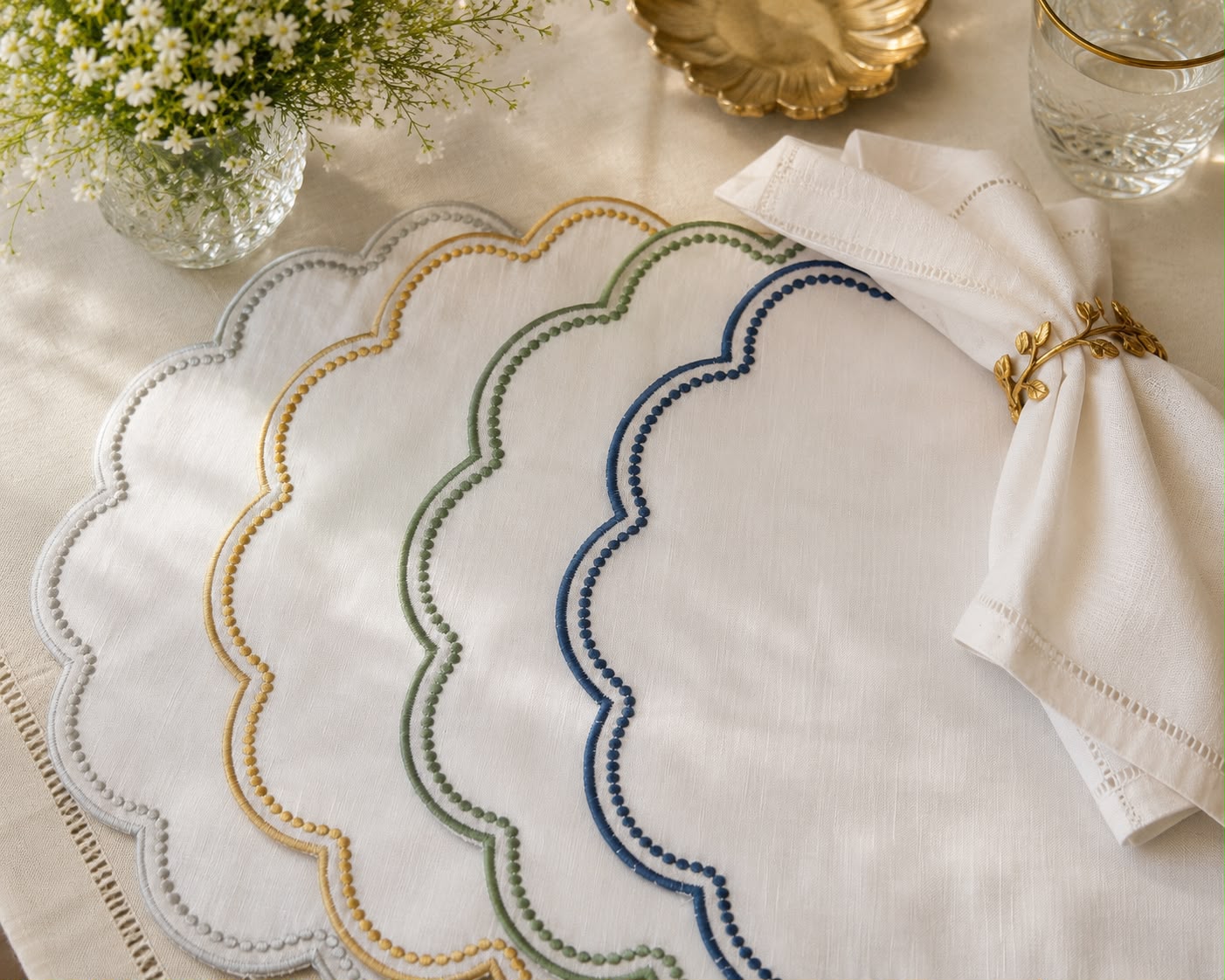 Scalloped Oval Tray Mats