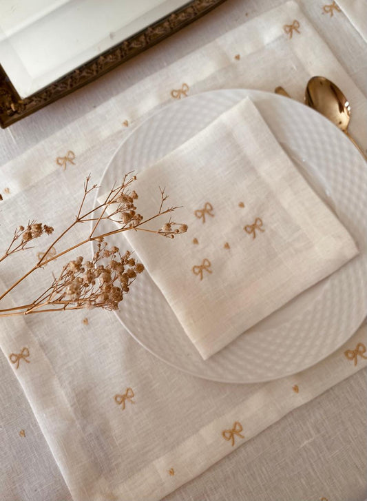 Embroidered Gold Rubans Placemat