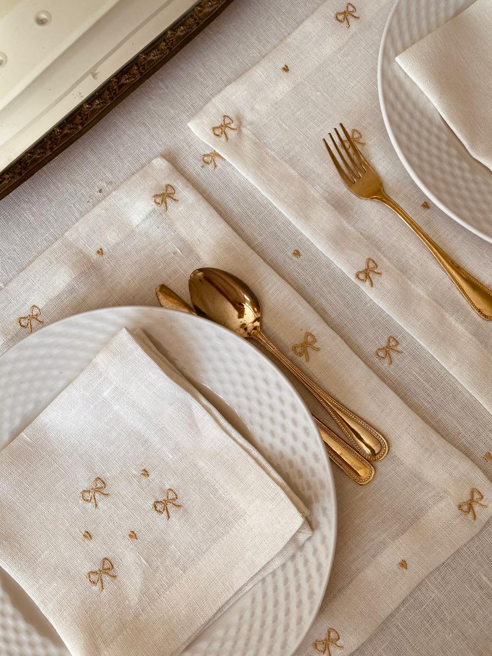 Embroidered Gold Rubans Placemat