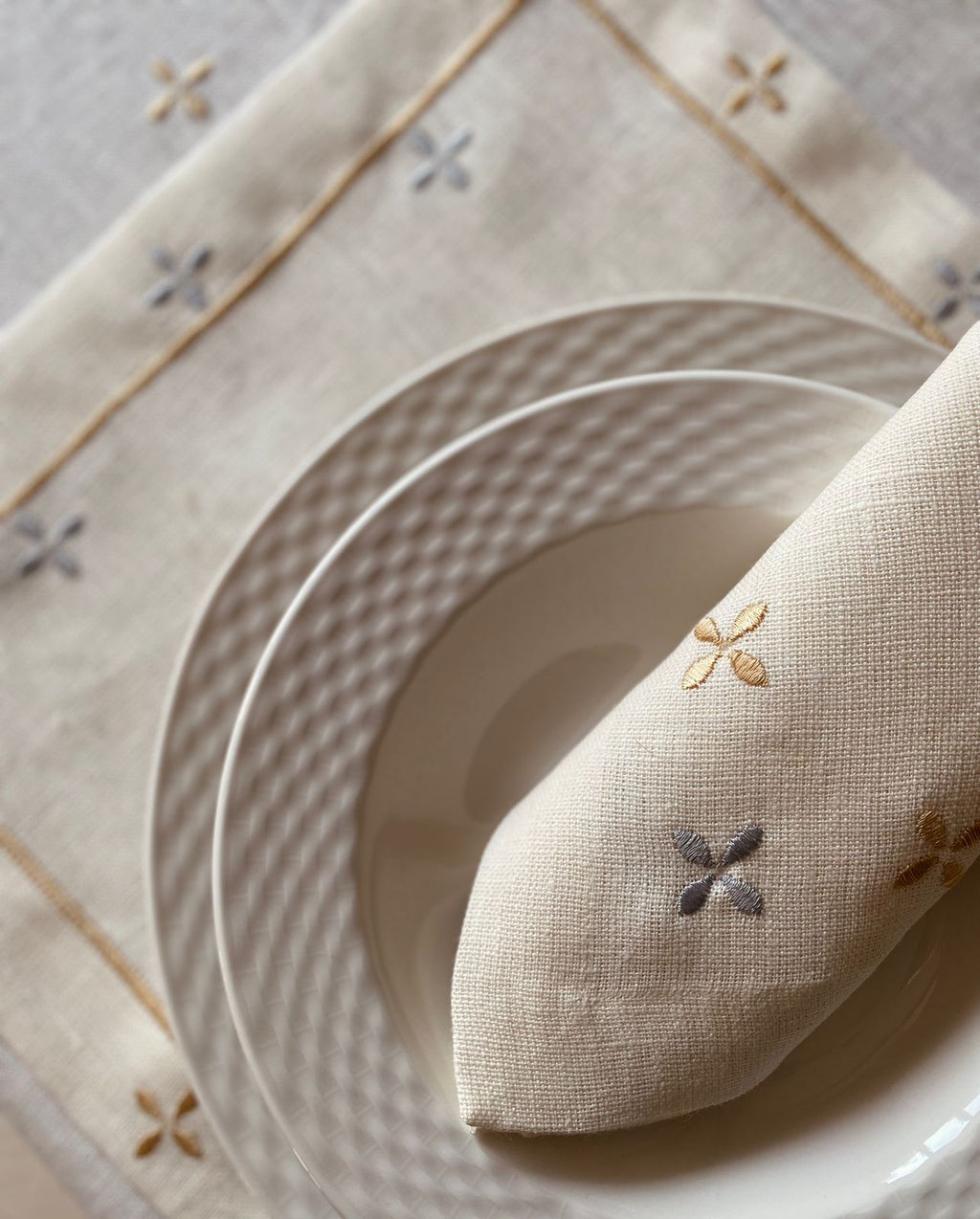 Embroidered Flower Fan Napkin